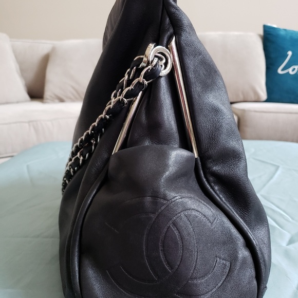 Chanel Hobo - Picture 3 of 8